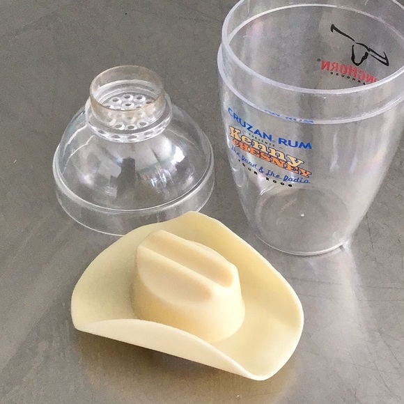 Kenny Chesney Road & the Radio 2006 Tour shaker - Picture 2 of 5